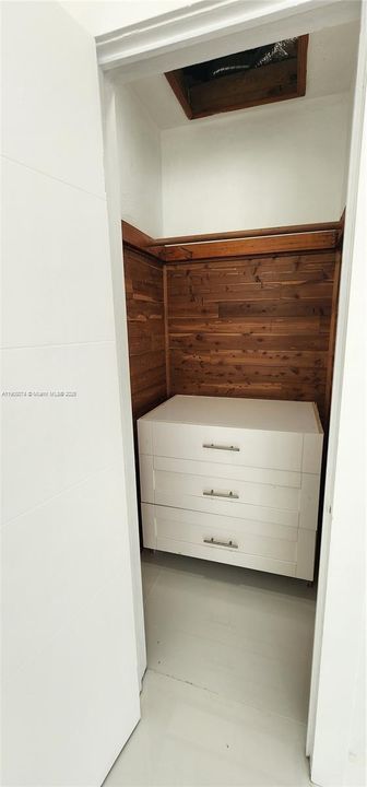 出租: $7,000 (3 贝兹, 3 浴室, 1124 平方英尺)