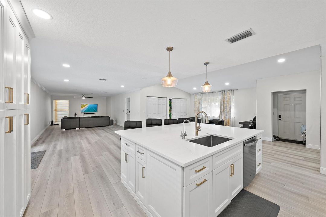 16338 Alexander Run-9