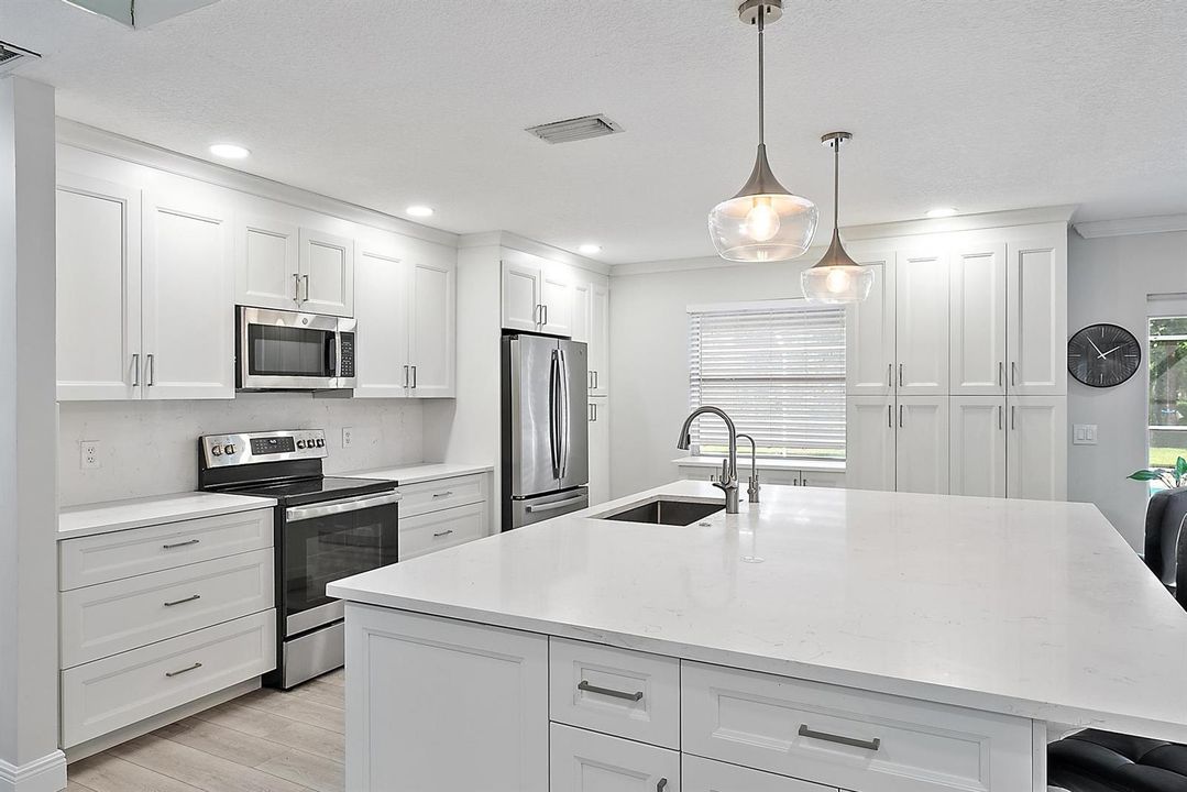 16338 Alexander Run-8