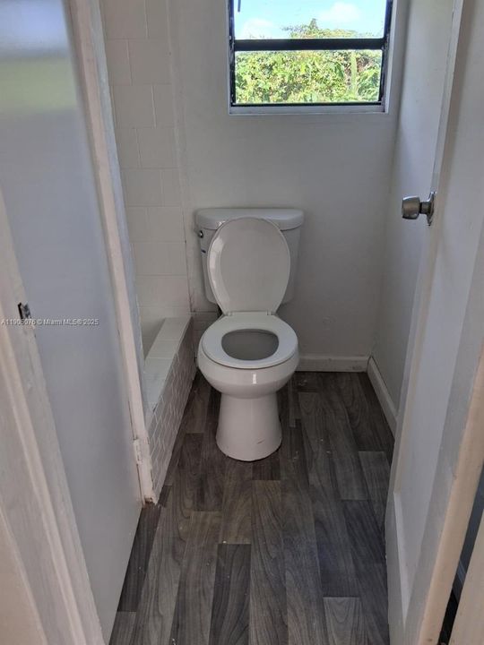 Recently Rented: $1,100 (1 beds, 1 baths, 0 Square Feet)