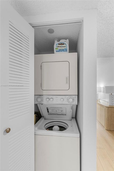 En Venta: $189,900 (1 camas, 1 baños, 1056 Pies cuadrados)