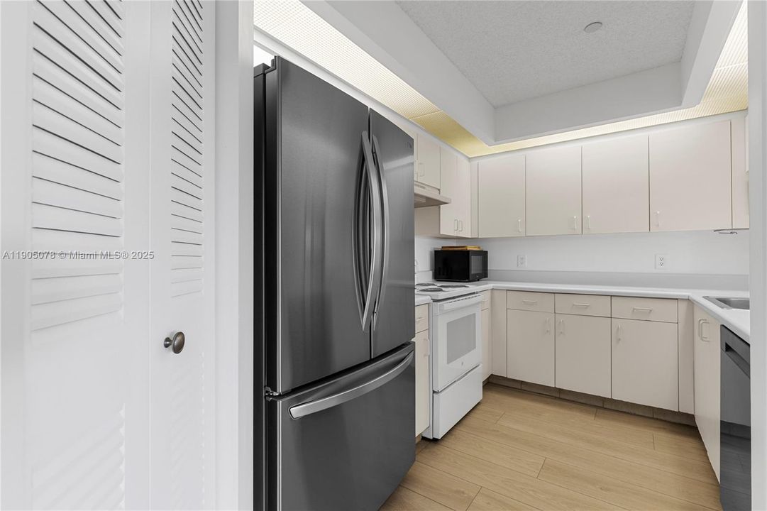 En Venta: $189,900 (1 camas, 1 baños, 1056 Pies cuadrados)