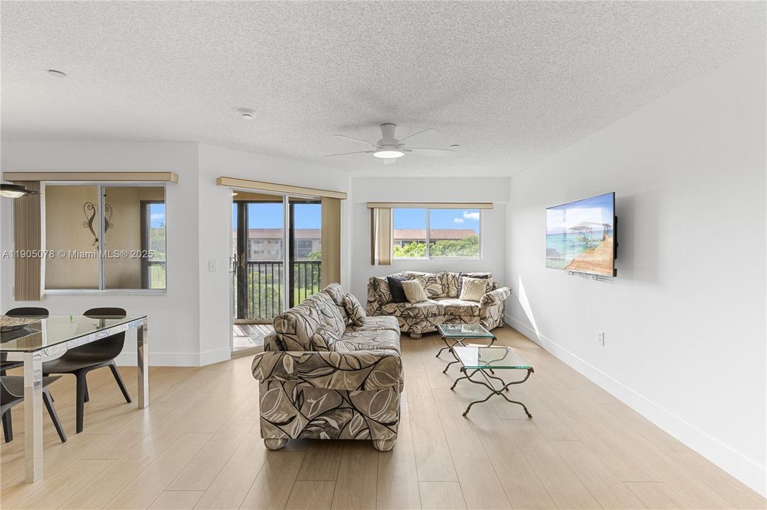 En Venta: $189,900 (1 camas, 1 baños, 1056 Pies cuadrados)