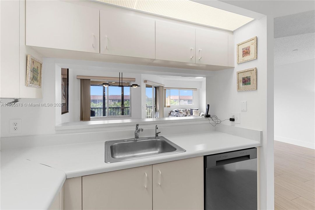 En Venta: $189,900 (1 camas, 1 baños, 1056 Pies cuadrados)