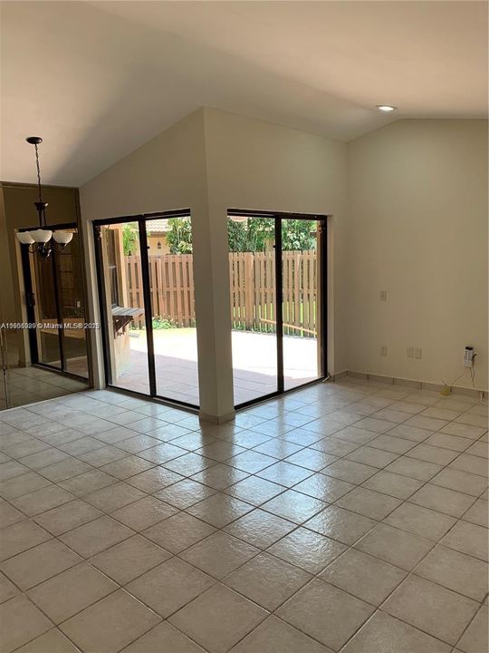 For Rent: $3,000 (3 beds, 2 baths, 1070 Square Feet)