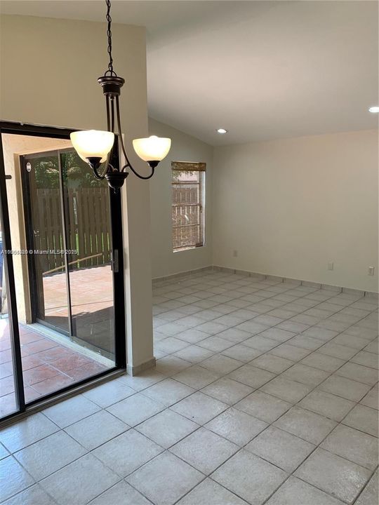 For Rent: $3,000 (3 beds, 2 baths, 1070 Square Feet)