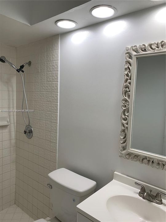 For Rent: $3,000 (3 beds, 2 baths, 1070 Square Feet)