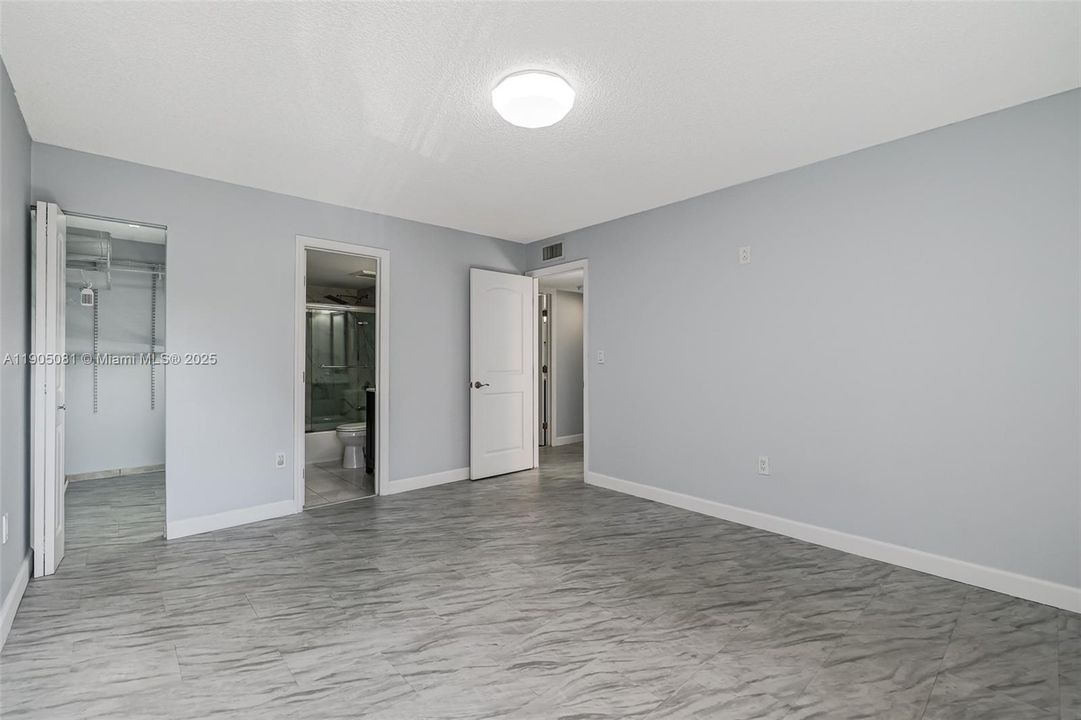 Recently Sold: $325,000 (3 beds, 2 baths, 1024 Square Feet)