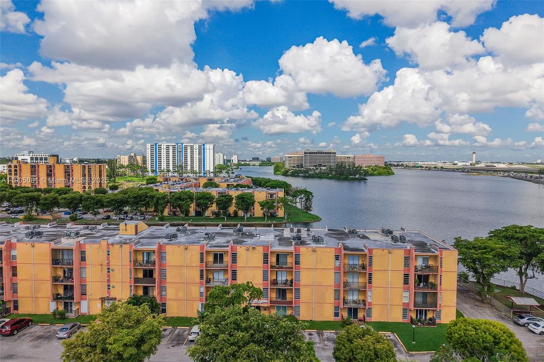 Recently Sold: $325,000 (3 beds, 2 baths, 1024 Square Feet)