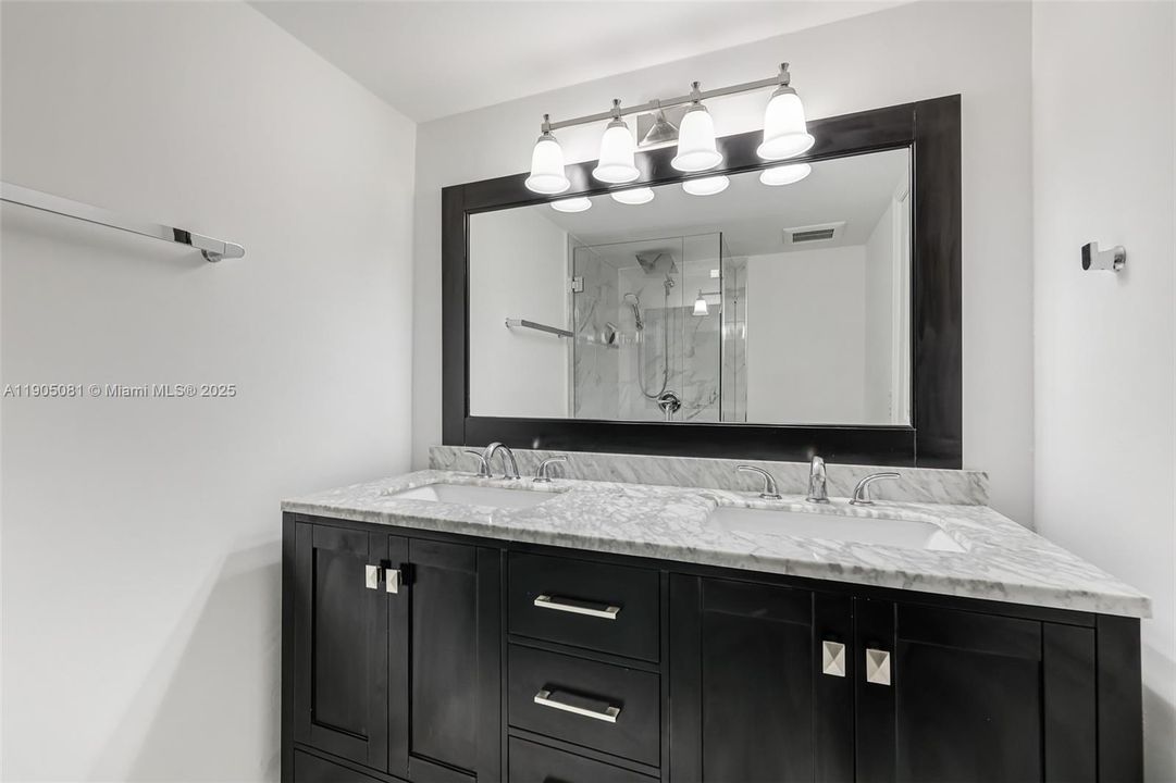 Recently Sold: $325,000 (3 beds, 2 baths, 1024 Square Feet)