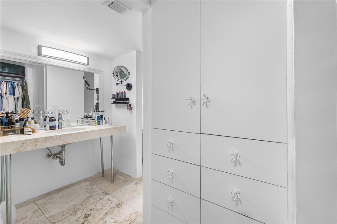 For Rent: $4,000 (2 beds, 2 baths, 1154 Square Feet)