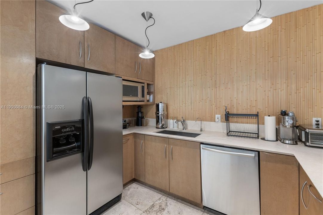 For Rent: $4,000 (2 beds, 2 baths, 1154 Square Feet)