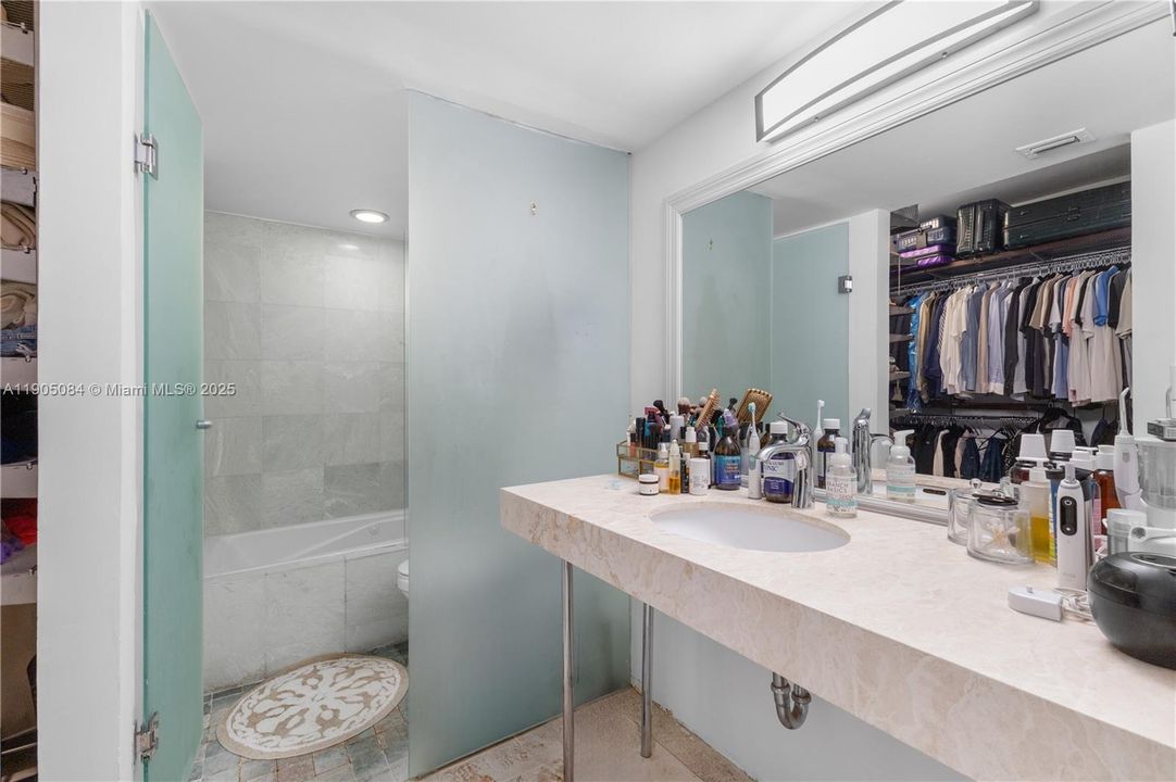 For Rent: $4,000 (2 beds, 2 baths, 1154 Square Feet)