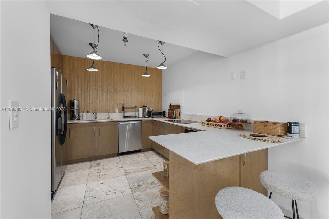 For Rent: $4,000 (2 beds, 2 baths, 1154 Square Feet)