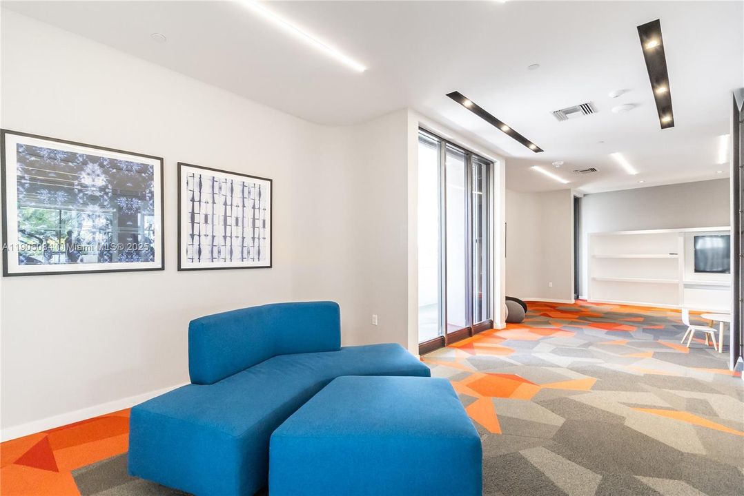 For Rent: $4,000 (2 beds, 2 baths, 1154 Square Feet)