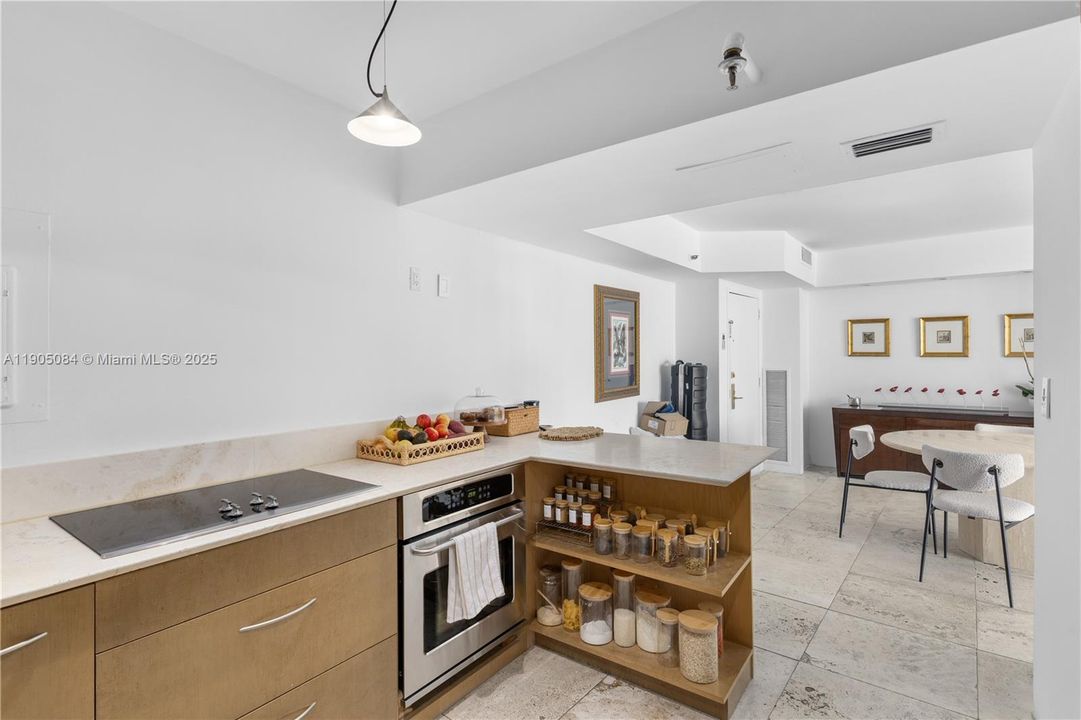 For Rent: $4,000 (2 beds, 2 baths, 1154 Square Feet)