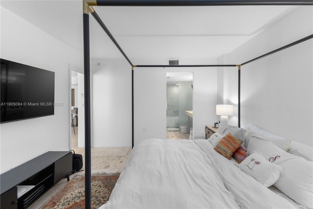 For Rent: $4,000 (2 beds, 2 baths, 1154 Square Feet)