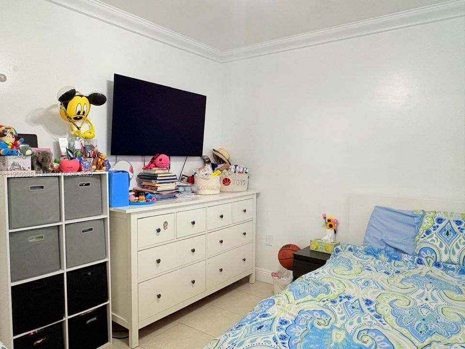 待售: $299,999 (2 贝兹, 2 浴室, 888 平方英尺)