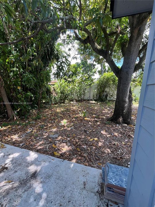 For Sale: $455,000 (3 beds, 2 baths, 667 Square Feet)