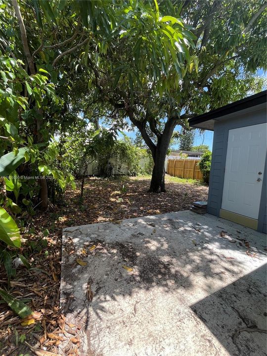 For Sale: $455,000 (3 beds, 2 baths, 667 Square Feet)