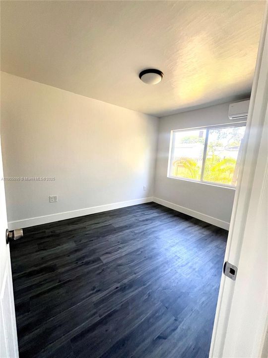 For Sale: $455,000 (3 beds, 2 baths, 667 Square Feet)