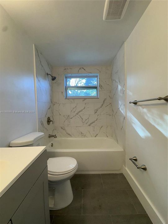 Под контрактом: $1,850 (2 спален, 1 ванн, 0 Квадратных фут)