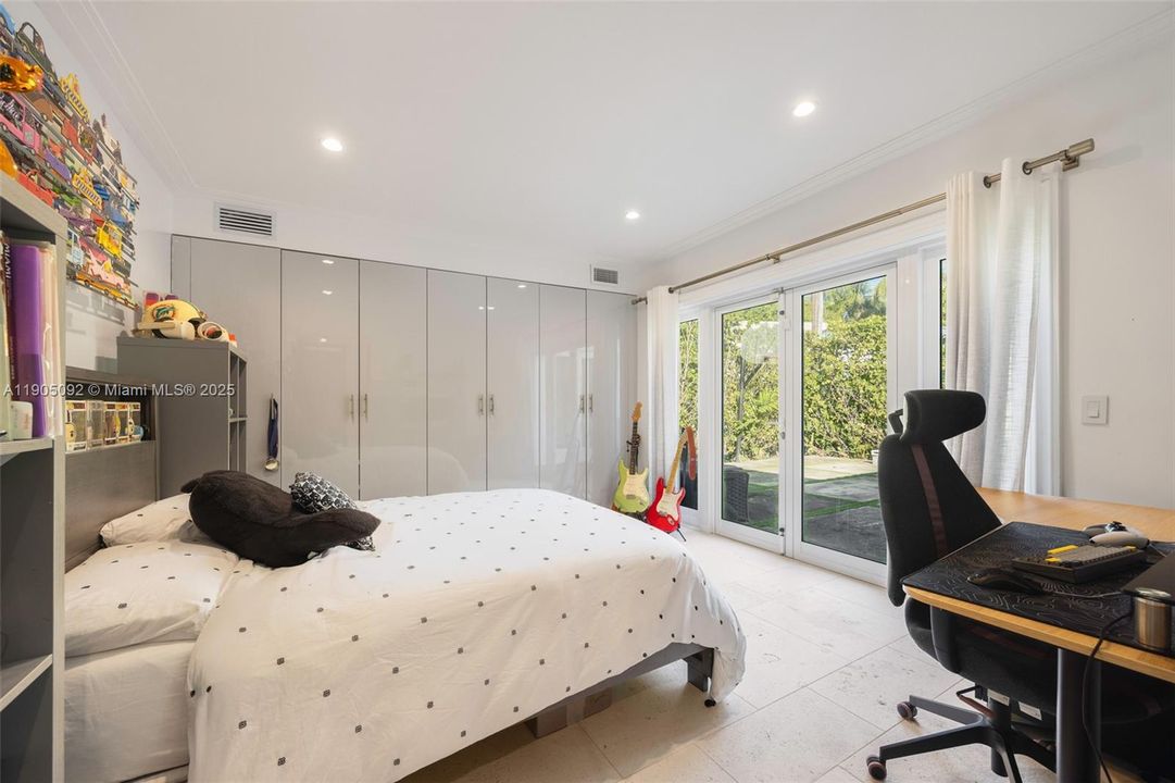 For Sale: $6,000,000 (5 beds, 4 baths, 4126 Square Feet)