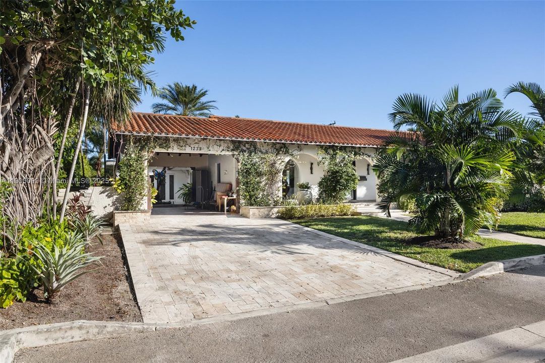For Sale: $6,000,000 (5 beds, 4 baths, 4126 Square Feet)