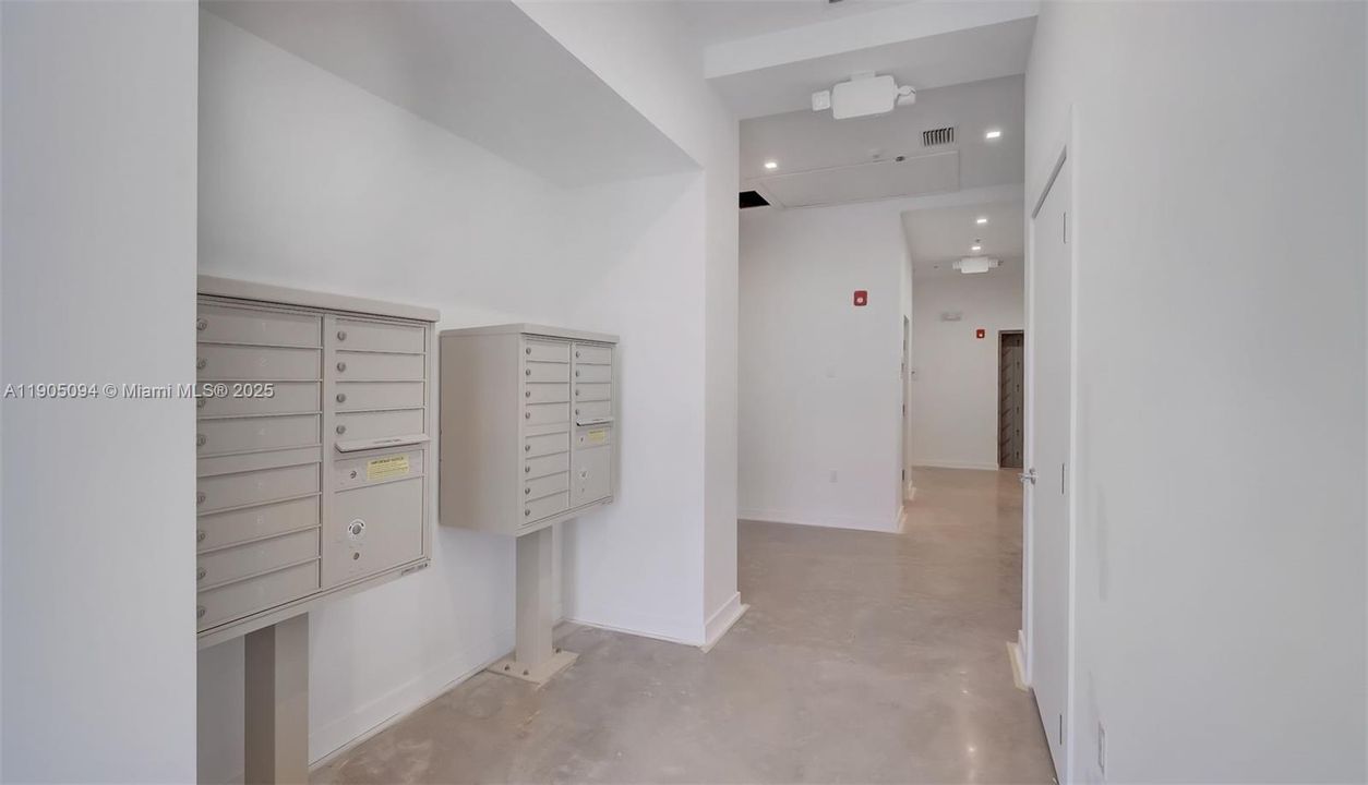 Active With Contract: $3,700 (3 beds, 2 baths, 1300 Square Feet)