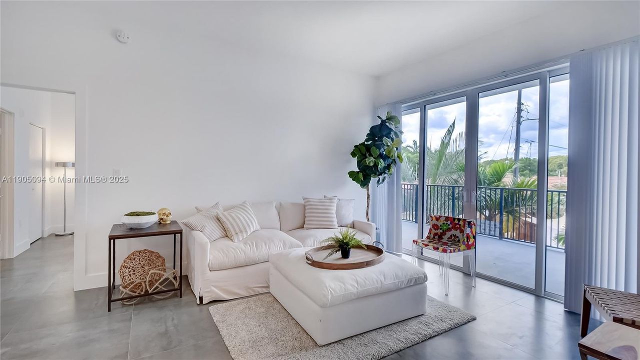 Active With Contract: $3,700 (3 beds, 2 baths, 1300 Square Feet)