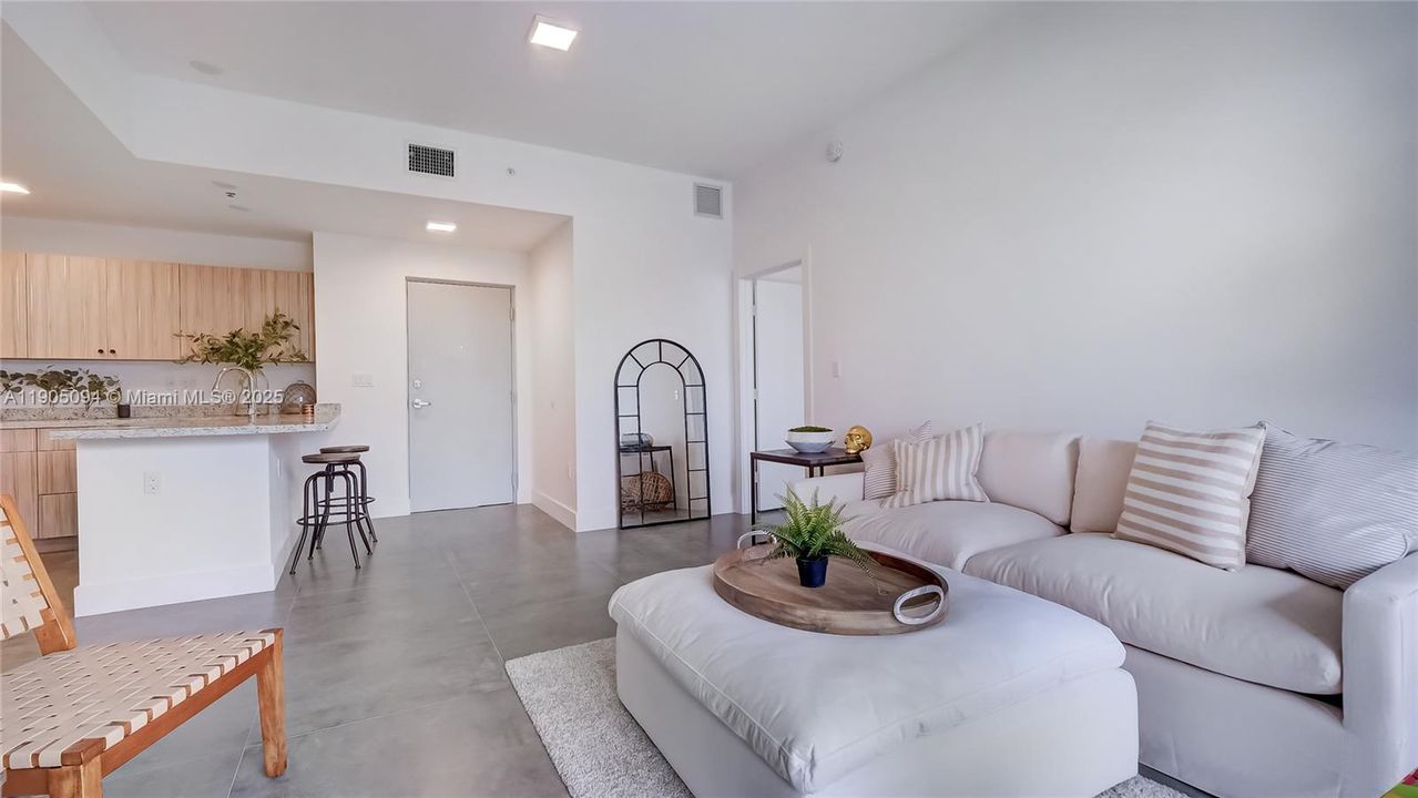 Active With Contract: $3,700 (3 beds, 2 baths, 1300 Square Feet)