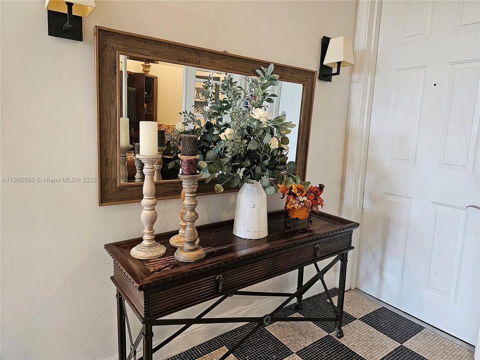 合同活跃: $3,300 (3 贝兹, 2 浴室, 1433 平方英尺)