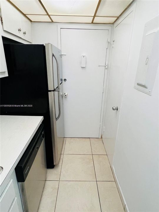 На продажу: $169,800 (0 спален, 1 ванн, 577 Квадратных фут)