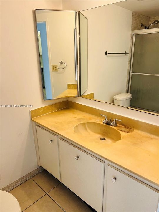 На продажу: $169,800 (0 спален, 1 ванн, 577 Квадратных фут)