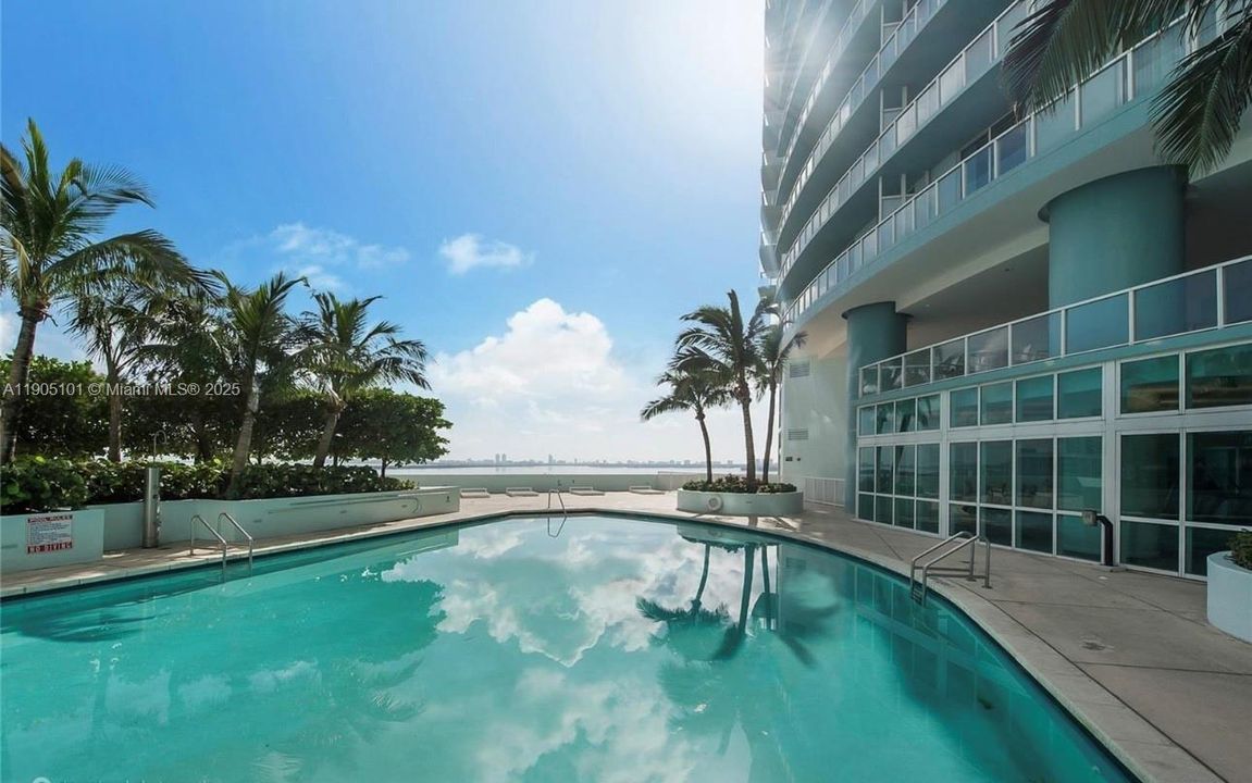 En Venta: $399,999 (0 camas, 1 baños, 637 Pies cuadrados)