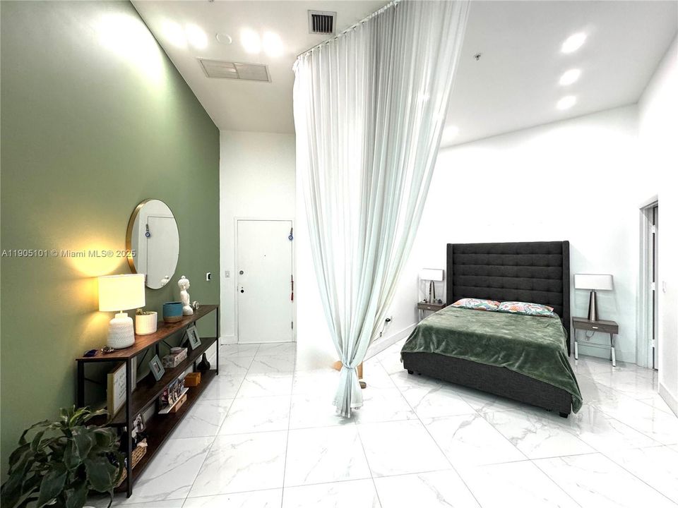 En Venta: $399,999 (0 camas, 1 baños, 637 Pies cuadrados)