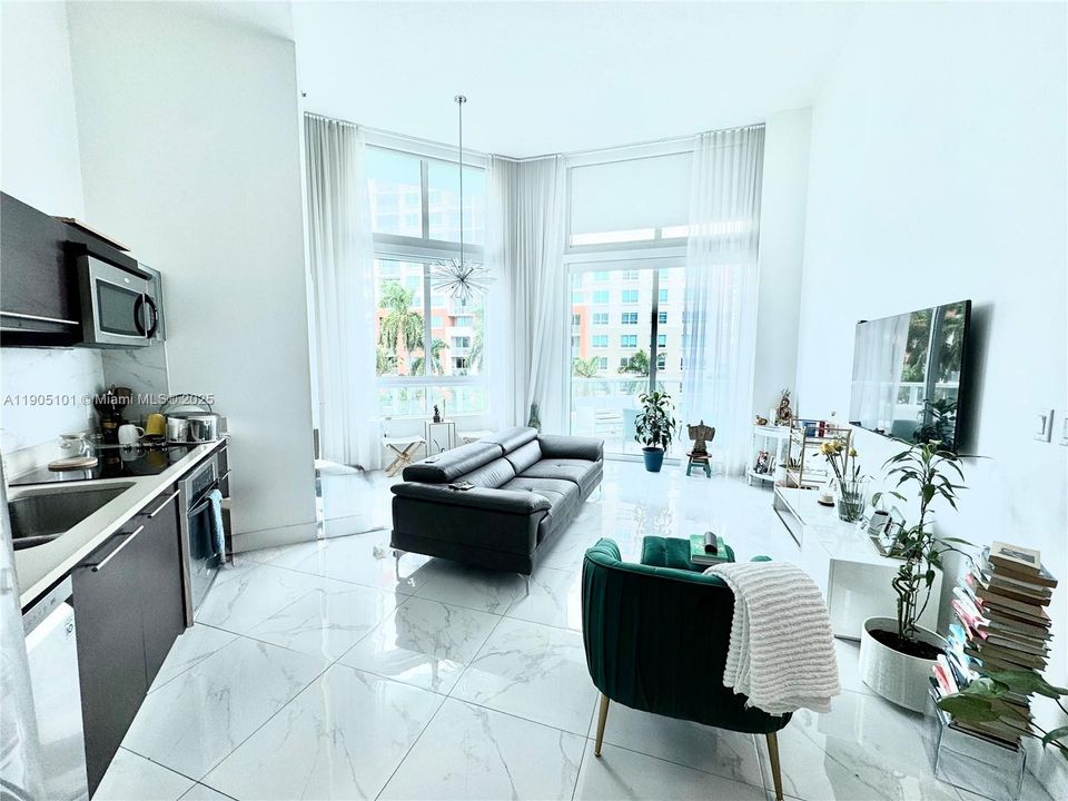 En Venta: $399,999 (0 camas, 1 baños, 637 Pies cuadrados)