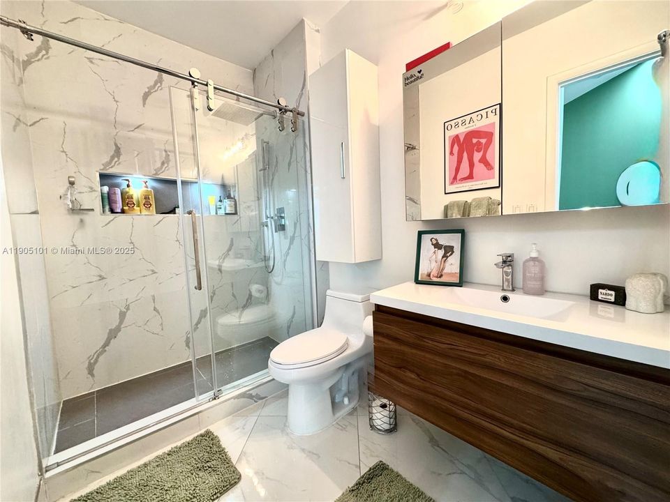 En Venta: $399,999 (0 camas, 1 baños, 637 Pies cuadrados)