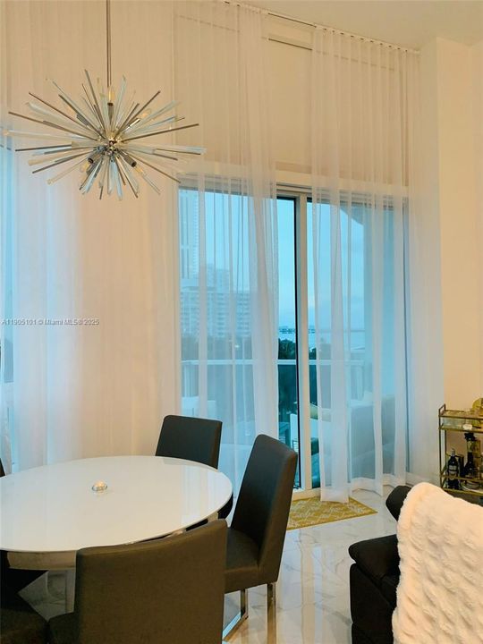 En Venta: $399,999 (0 camas, 1 baños, 637 Pies cuadrados)