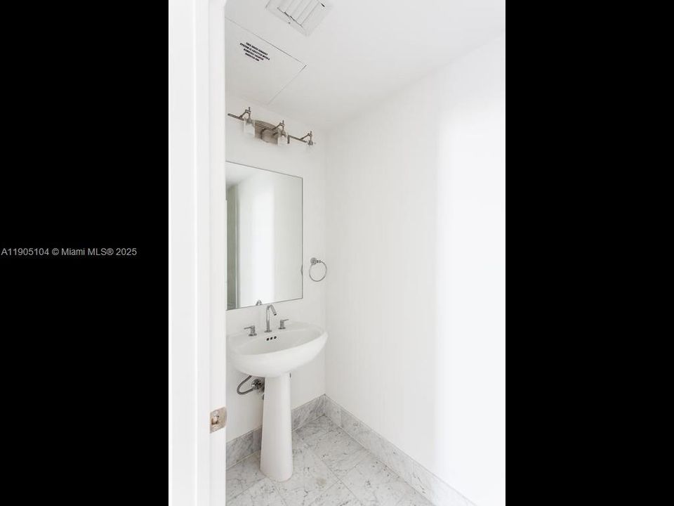 Recently Rented: $3,850 (2 beds, 2 baths, 1474 Square Feet)