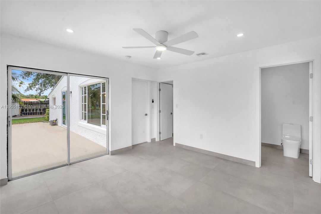 For Rent: $5,690 (4 beds, 2 baths, 1812 Square Feet)