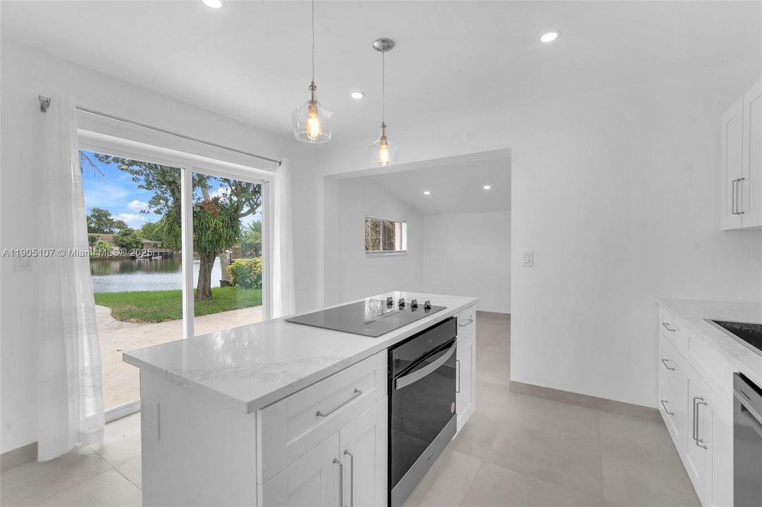 For Rent: $5,690 (4 beds, 2 baths, 1812 Square Feet)