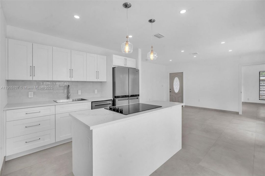 For Rent: $5,690 (4 beds, 2 baths, 1812 Square Feet)