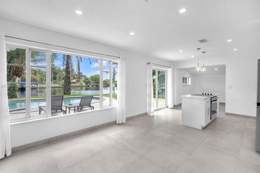 For Rent: $5,690 (4 beds, 2 baths, 1812 Square Feet)