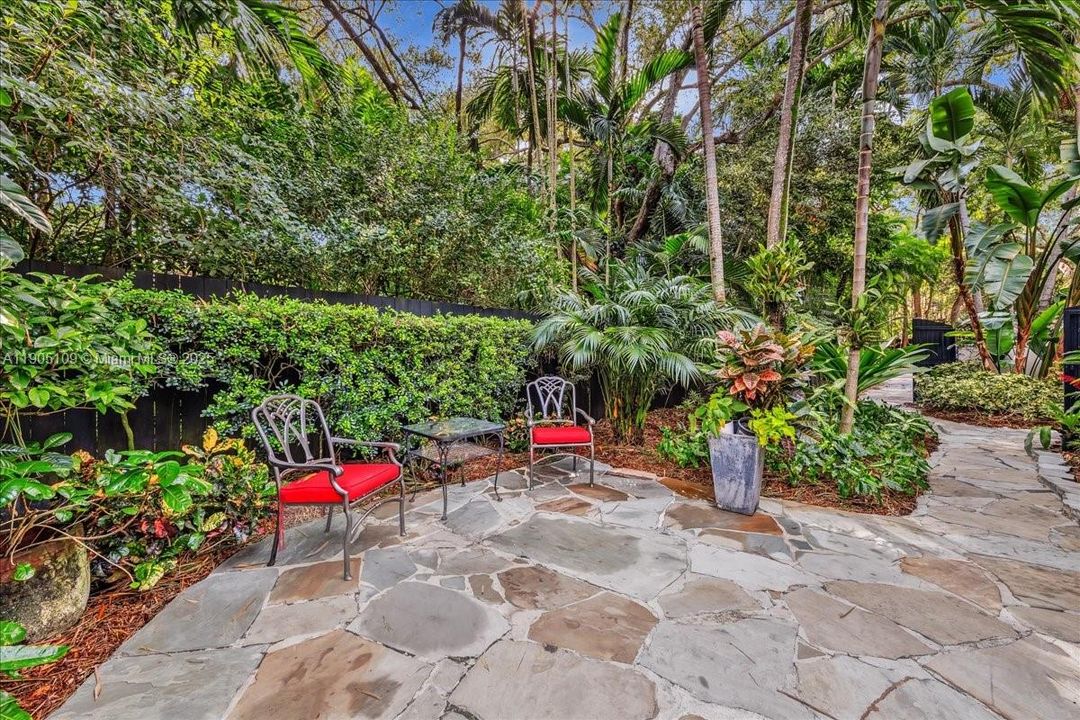 Activo con contrato: $2,795,000 (2 camas, 2 baños, 1873 Pies cuadrados)