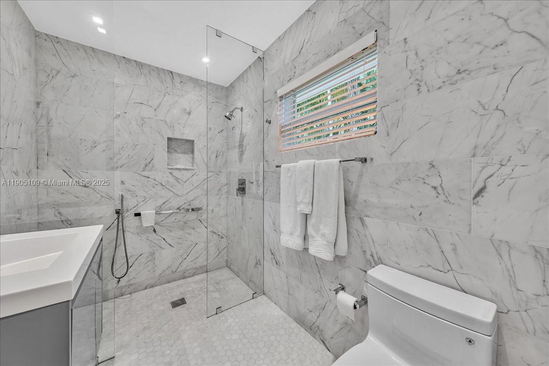 Activo con contrato: $2,795,000 (2 camas, 2 baños, 1873 Pies cuadrados)