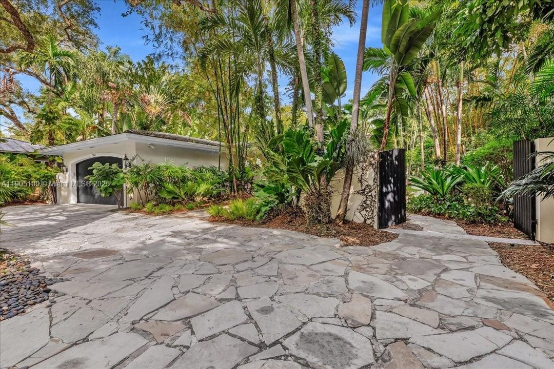 Activo con contrato: $2,795,000 (2 camas, 2 baños, 1873 Pies cuadrados)