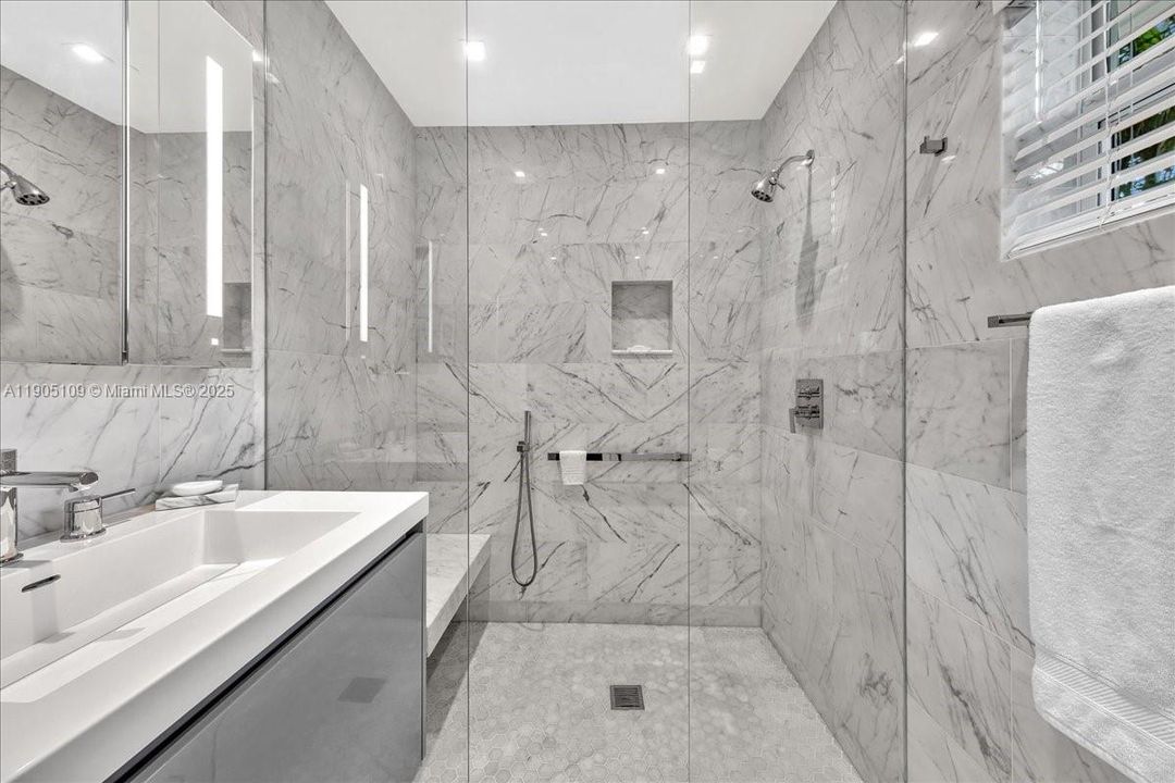 Activo con contrato: $2,795,000 (2 camas, 2 baños, 1873 Pies cuadrados)