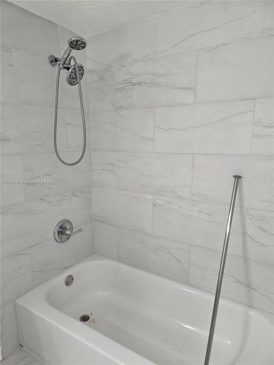 Activo con contrato: $269,000 (2 camas, 1 baños, 1024 Pies cuadrados)