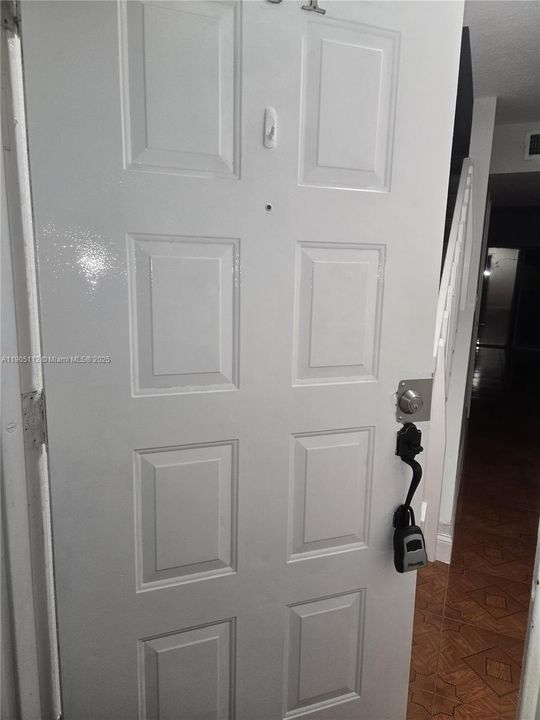 Activo con contrato: $269,000 (2 camas, 1 baños, 1024 Pies cuadrados)